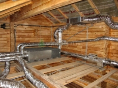 Система вентканалов на чердаке деревянного дома